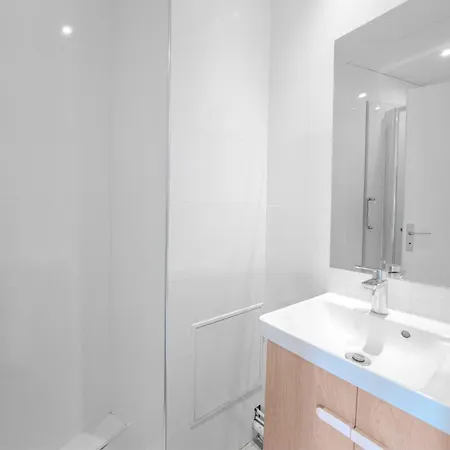 Casa Serena 3* פריז