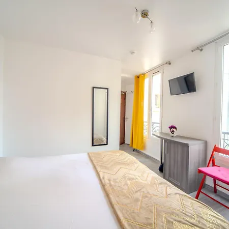 Casa Serena 3* פריז